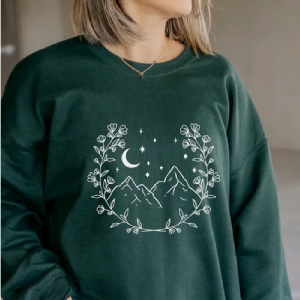 Wild Mountains Sweatshirt | Women's Green Graphic Sweatshirt S, M, L, XL, XXL